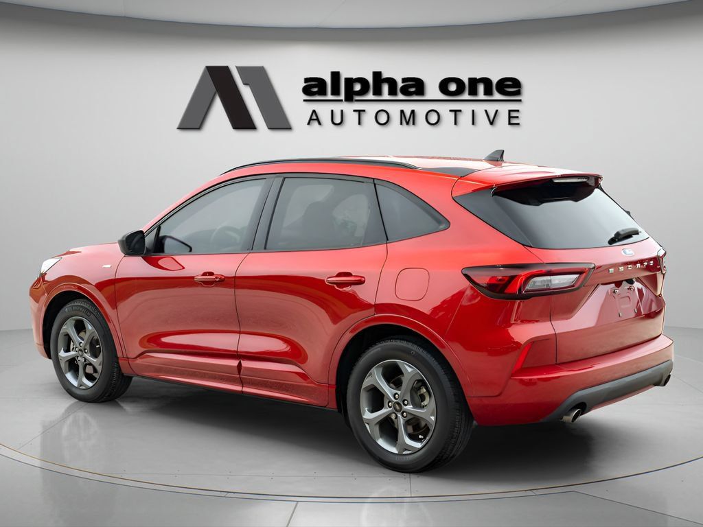 Used 2024 Ford Escape ST-Line FWD image 10