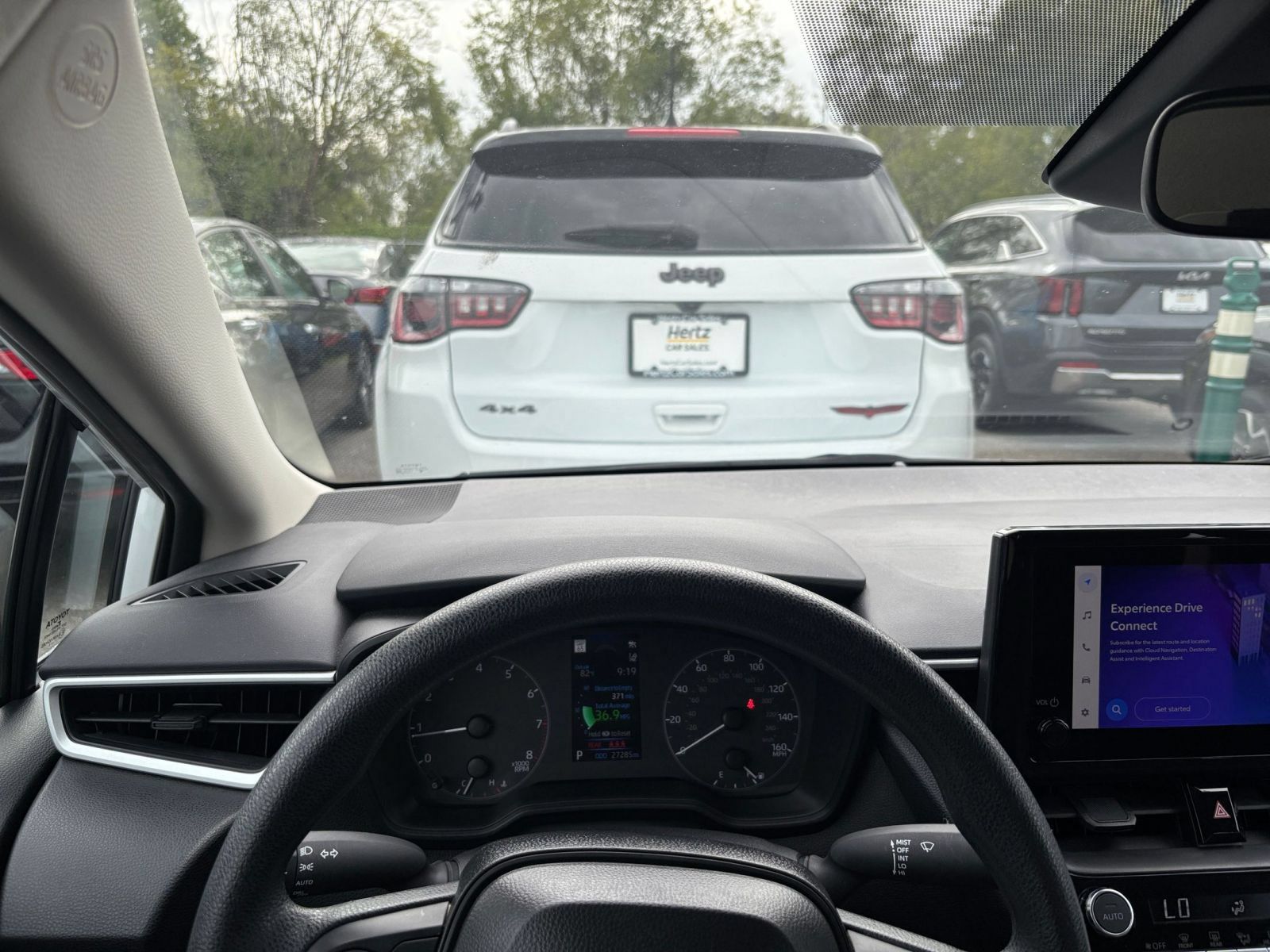 Used 2025 Toyota Corolla LE FWD image 32