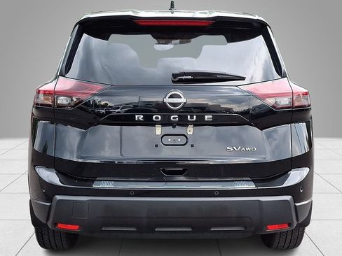 Used 2024 Nissan Rogue SV AWD/4WD image 6
