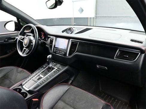 Used 2018 Porsche Macan GTS image 18