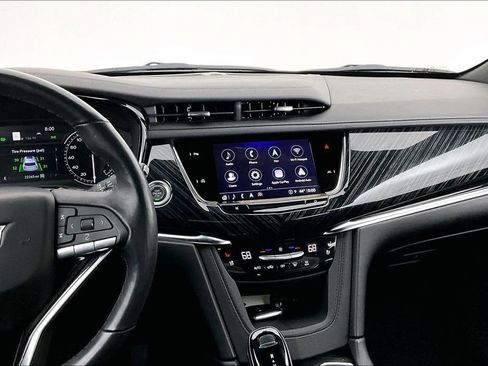 Used 2025 Cadillac XT6 Premium Luxury image 8