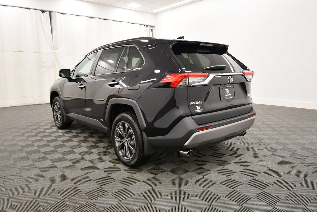 Used 2025 Toyota RAV4 Limited w/ Advanced Technology Package AWD/4WD image 5
