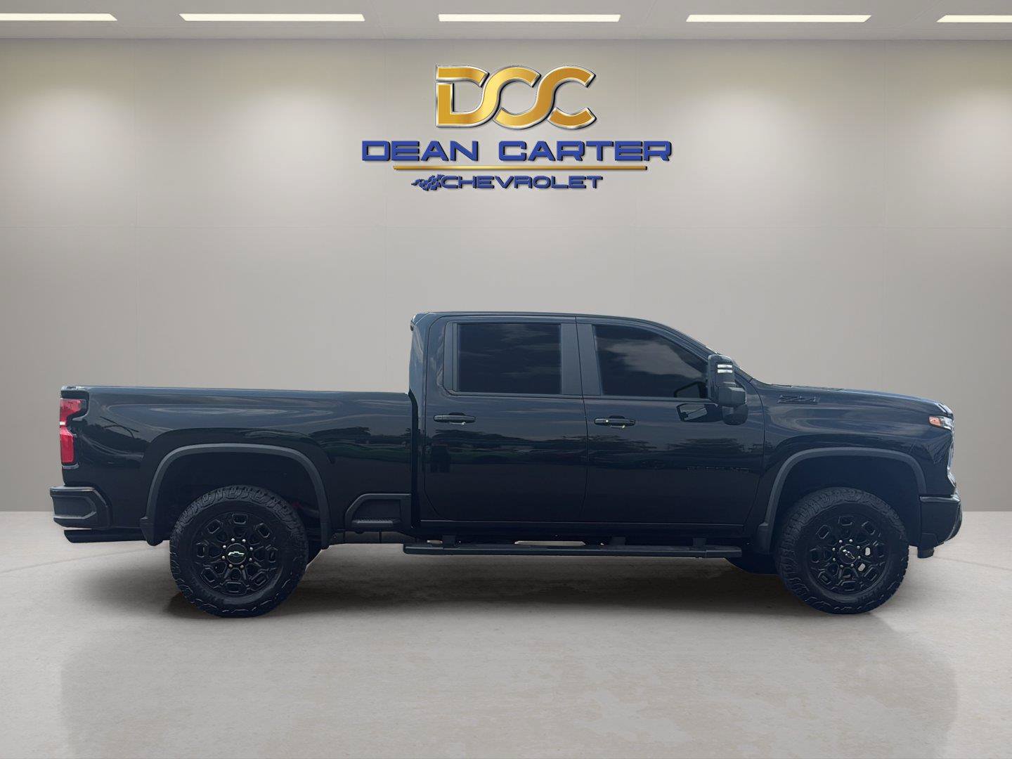 Certified 2024 Chevrolet Silverado 2500 LT w/ Midnight Edition AWD/4WD image 6