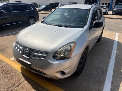 Used 2015 Nissan Rogue S w/ Convenience Package FWD image 3