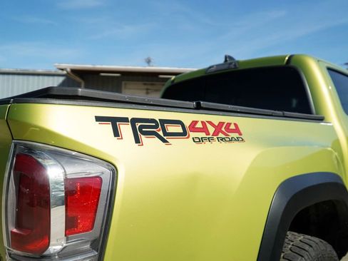 Used 2023 Toyota Tacoma TRD Off-Road w/ TRD Premium Off Road Package image 13