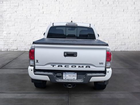 Used 2018 Toyota Tacoma Limited RWD image 6