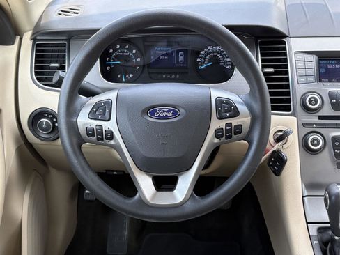 Used 2014 Ford Taurus SE image 9