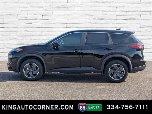 Used 2024 Nissan Rogue SV image 8