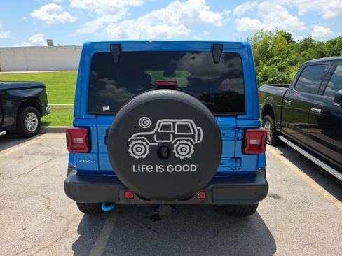 Used 2022 Jeep Wrangler Unlimited Sahara w/ Safety Group AWD/4WD image 4