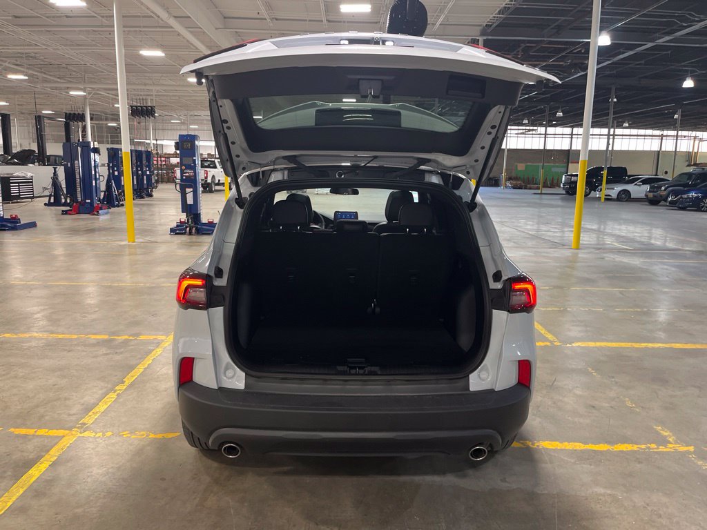 Used 2025 Ford Escape ST-Line w/ Equipment Group 301A FWD image 14