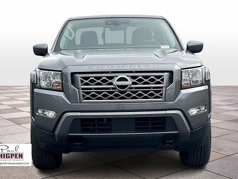 Used 2024 Nissan Frontier SV w/ SV Convenience Package image 3
