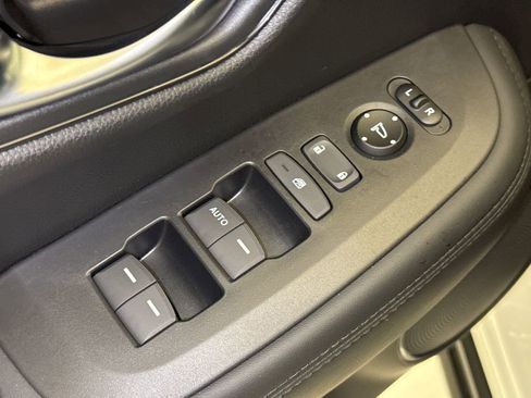 New 2026 Honda HR-V LX image 19