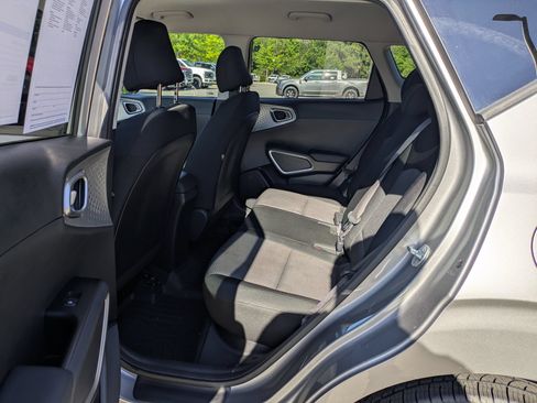 Used 2022 Kia Soul LX w/ Technology Package FWD image 27