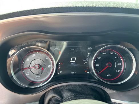 Used 2022 Dodge Charger SXT RWD image 10