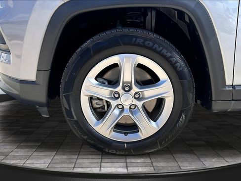 Used 2024 Jeep Compass Latitude AWD/4WD image 35