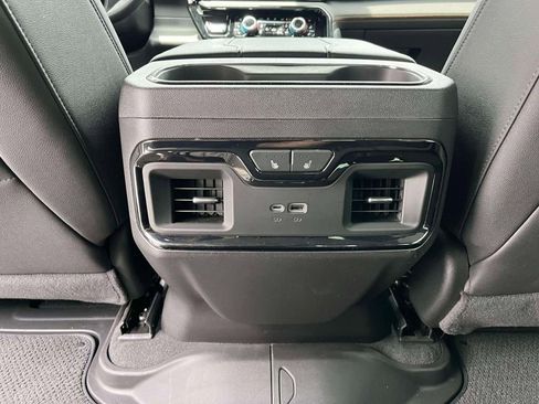 Used 2024 GMC Sierra 1500 AT4 w/ Technology Package AWD/4WD image 15
