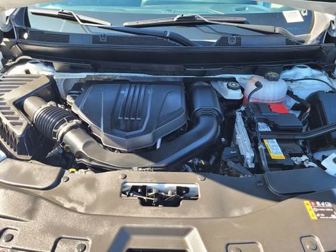 Used 2024 Chevrolet Traverse LT FWD image 28