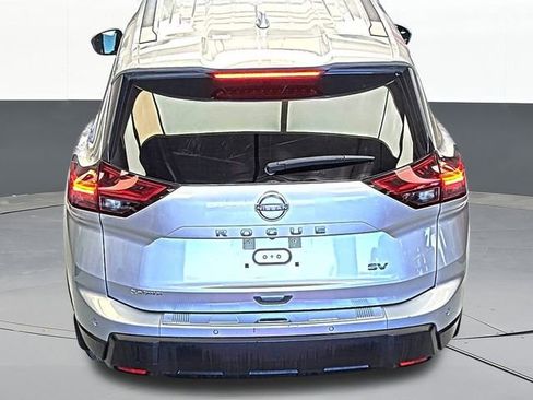 Used 2024 Nissan Rogue SV image 10