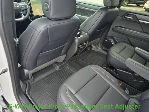 New 2026 GMC Acadia Elevation w/ Elevation Premium Package AWD/4WD image 24