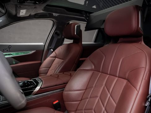 Used 2023 BMW i7 xDrive60 image 58