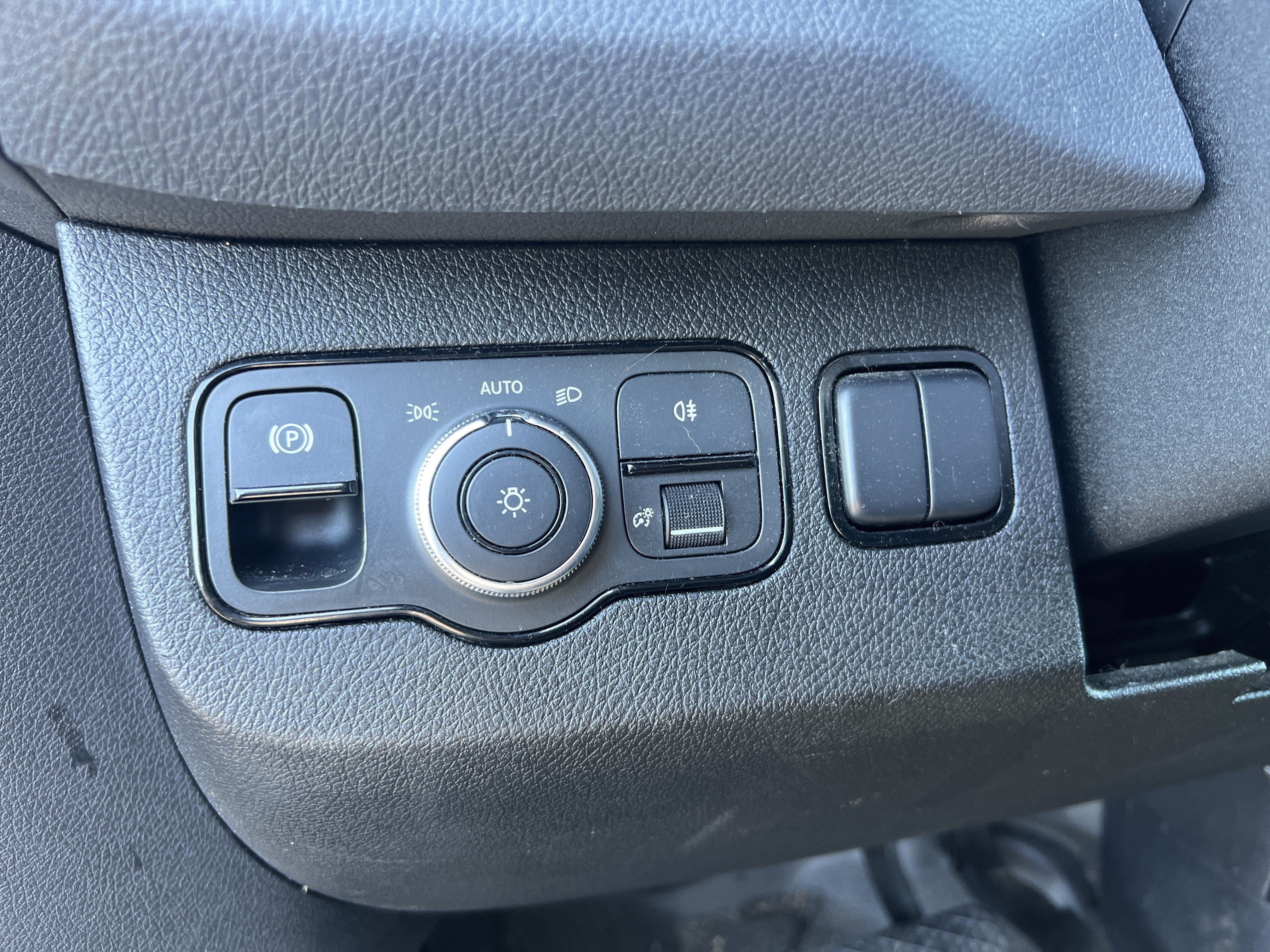 Used 2020 Mercedes-Benz Sprinter 2500 image 17
