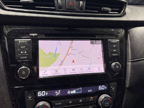 Used 2020 Nissan Rogue SV w/ Premium Package image 19