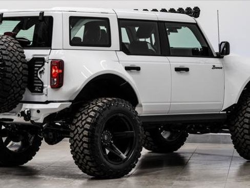 Used 2024 Ford Bronco Black Diamond image 7