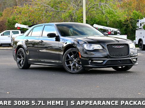 Used 2022 Chrysler 300 S w/ Comfort Group image 2