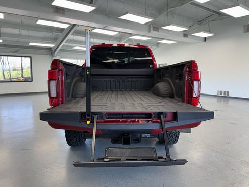 Used 2020 Ford F350 Lariat image 42