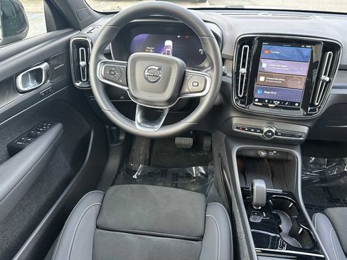 Certified 2023 Volvo XC40 Recharge Ultimate w/ Protection Package Premier image 17