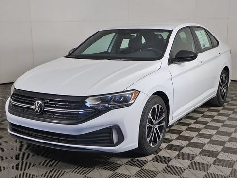 Used 2024 Volkswagen Jetta Sport FWD image 5