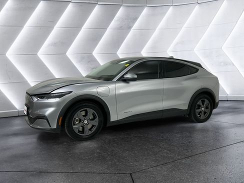 Used 2021 Ford Mustang Mach-E Select image 3