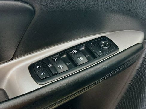 Used 2015 Dodge Journey SXT w/ Flexible Seating Group image 17