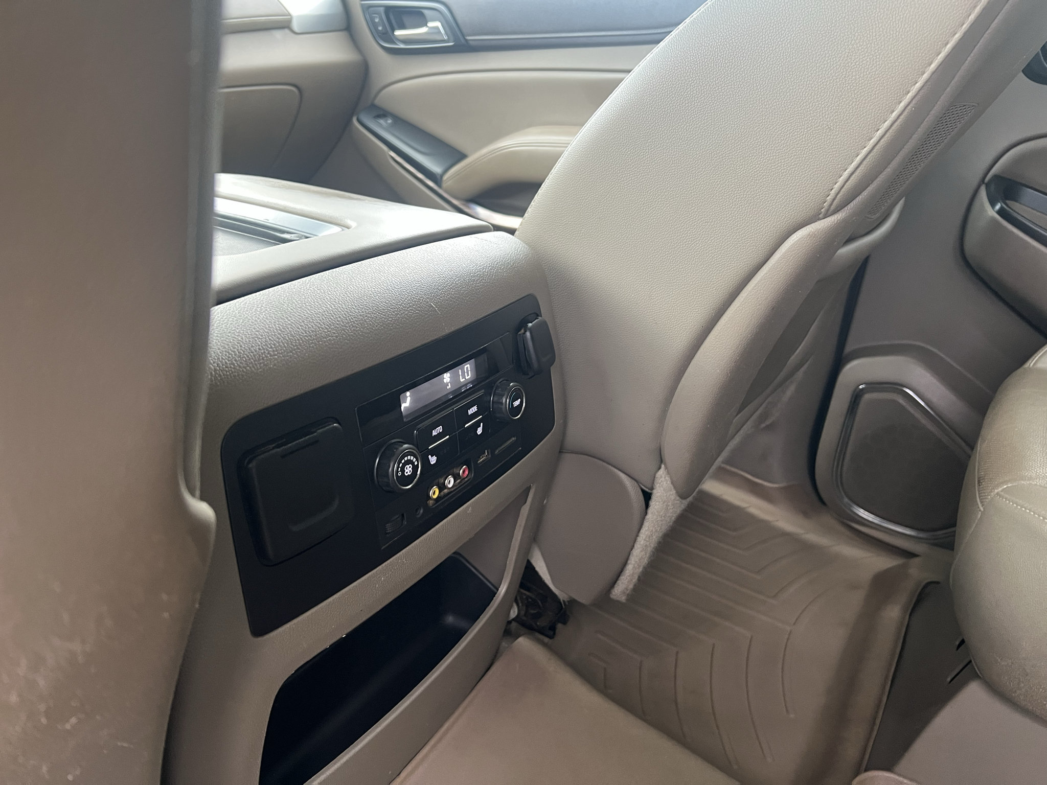 Used 2015 GMC Yukon SLT w/ Open Road Package RWD image 22