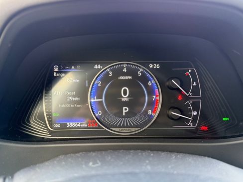 Used 2021 Lexus UX 200 w/ Premium Package image 15