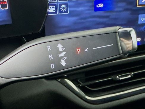 Used 2024 Chevrolet Equinox EV RS FWD image 25