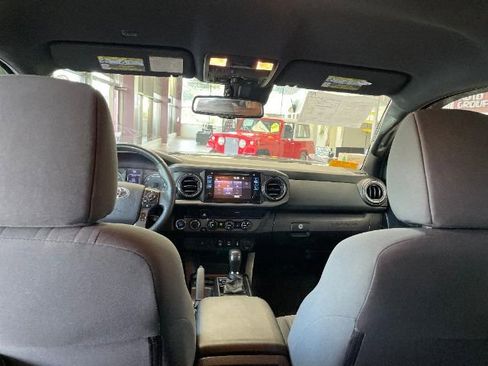 Used 2019 Toyota Tacoma TRD Off-Road image 23