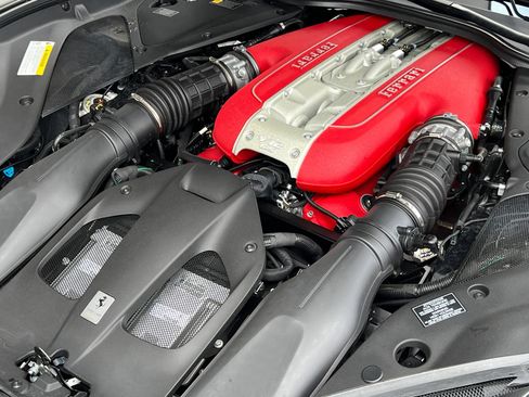 Used 2020 Ferrari 812 Superfast RWD image 43
