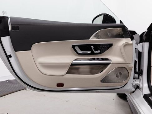 Used 2023 Mercedes-Benz SL 63 AMG 4MATIC image 6