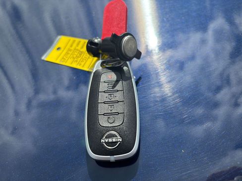 Used 2025 Nissan Rogue SV FWD image 21