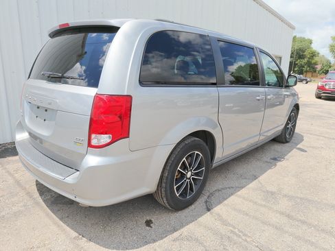 Used 2019 Dodge Grand Caravan GT FWD image 14