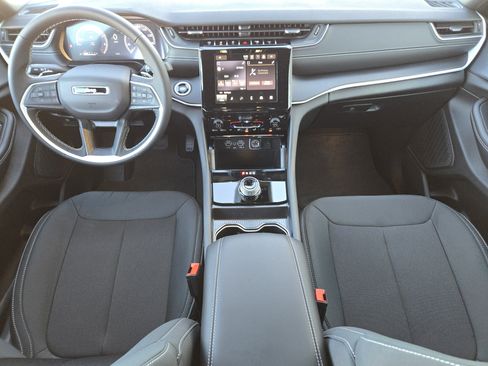 New 2025 Jeep Grand Cherokee 4WD image 14