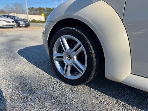 Used 2004 Volkswagen Beetle GLS image 10