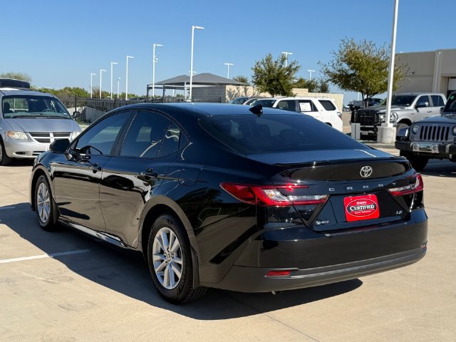 Used 2025 Toyota Camry LE FWD image 9