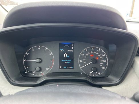 Used 2023 Toyota Corolla Cross L image 11