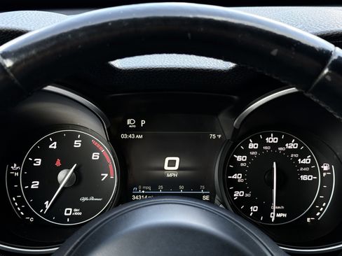 Used 2022 Alfa Romeo Stelvio Ti image 25