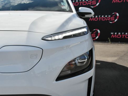 Used 2023 Hyundai Kona SE image 11