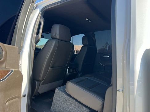 Used 2022 GMC Sierra 2500 Denali image 16