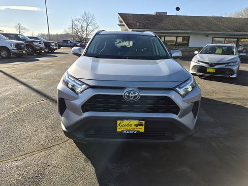 Used 2023 Toyota RAV4 XLE w/ Convenience Package image 3