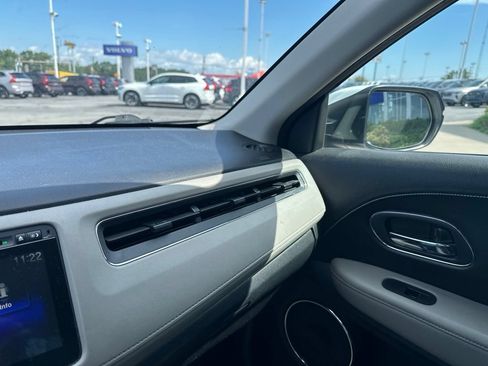 Used 2017 Honda HR-V EX image 17